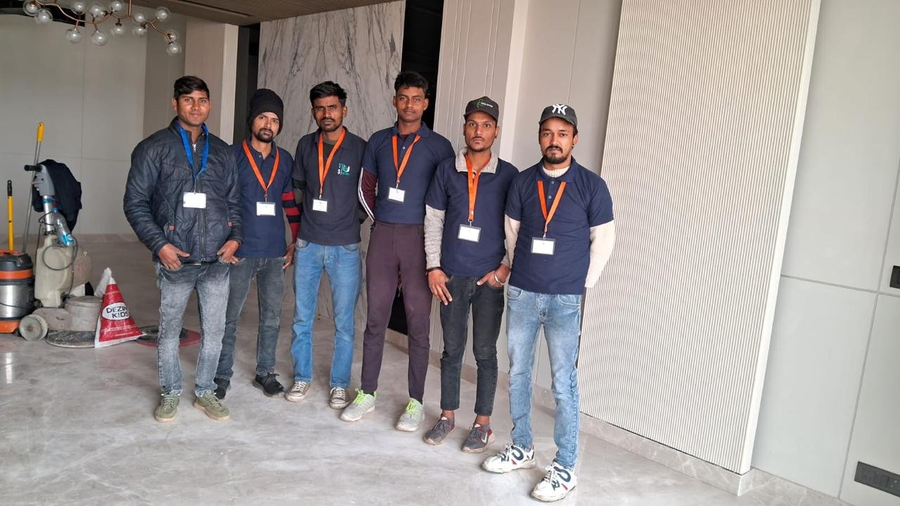 Vivarta Shine commercial cleaning team with professional equipment