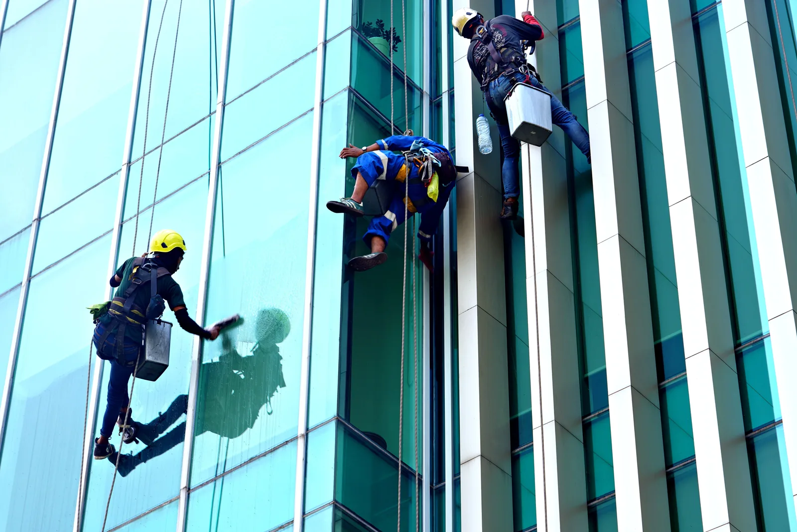 Commercial facade cleaning